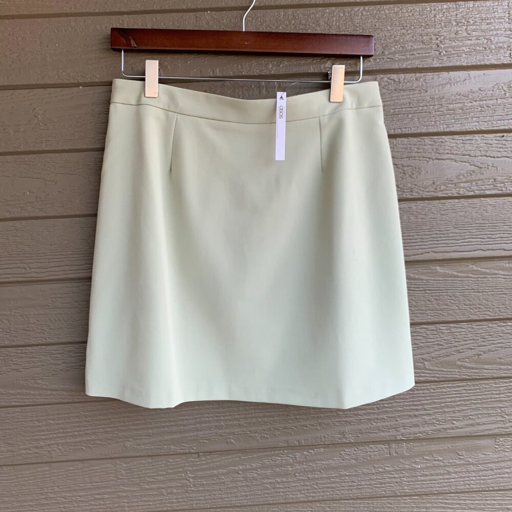 [NWT] Light Green Mini Skirt A-Line (Size 8)